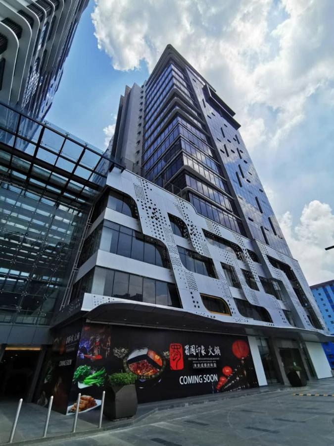 Revo at Aurora Place: Pavilion 2 Near Axiata Arena Kuala Lumpur Exterior photo