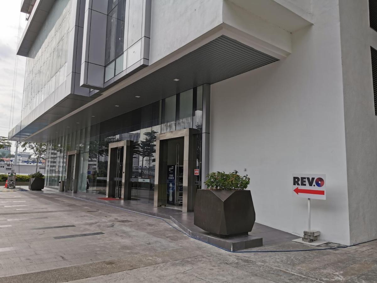 Revo at Aurora Place: Pavilion 2 Near Axiata Arena Kuala Lumpur Exterior photo